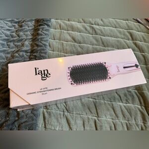 Lange Le Vite blush Ceramic Straightening Brush new in sealed box!